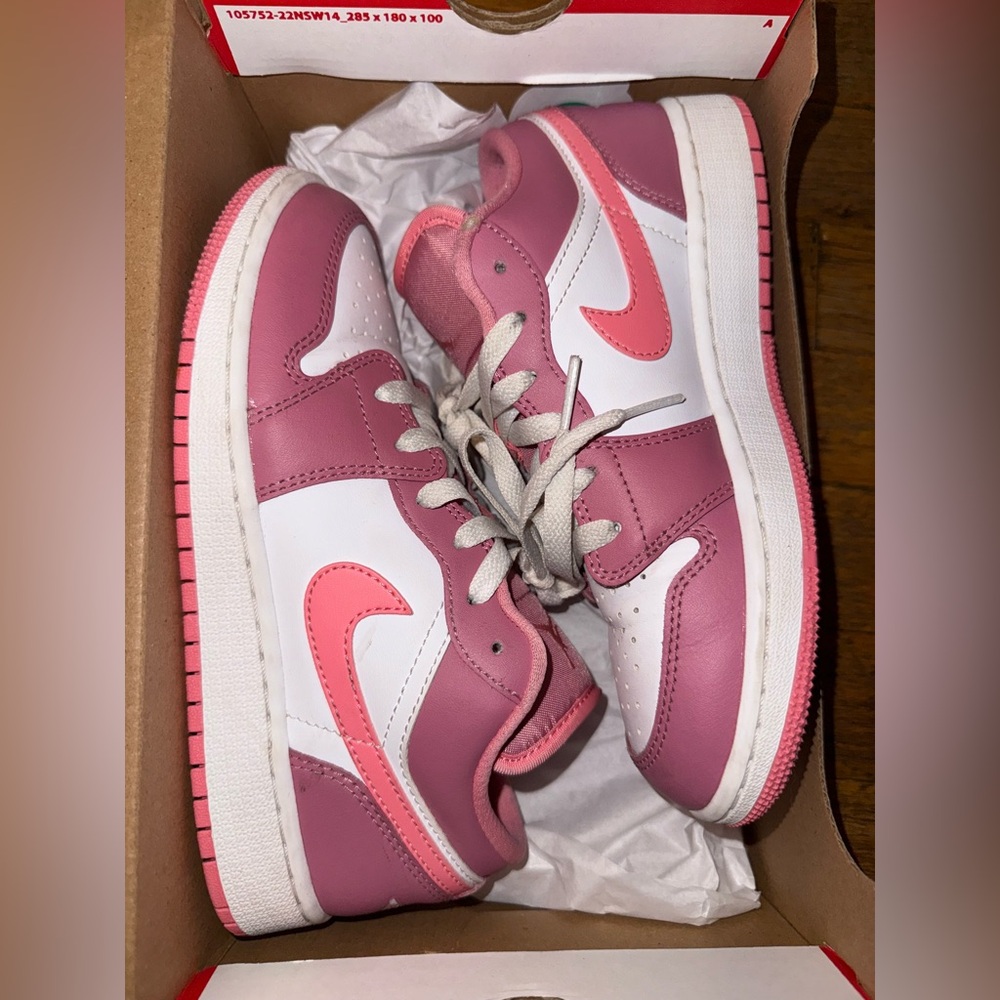 Air Jordan 1 - Rose and White Kids Sneakers/Youth size 4